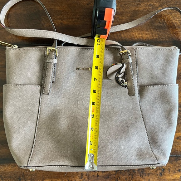 Michael Kors Jet Set East West Top Zip Tote - Picture 14 of 15